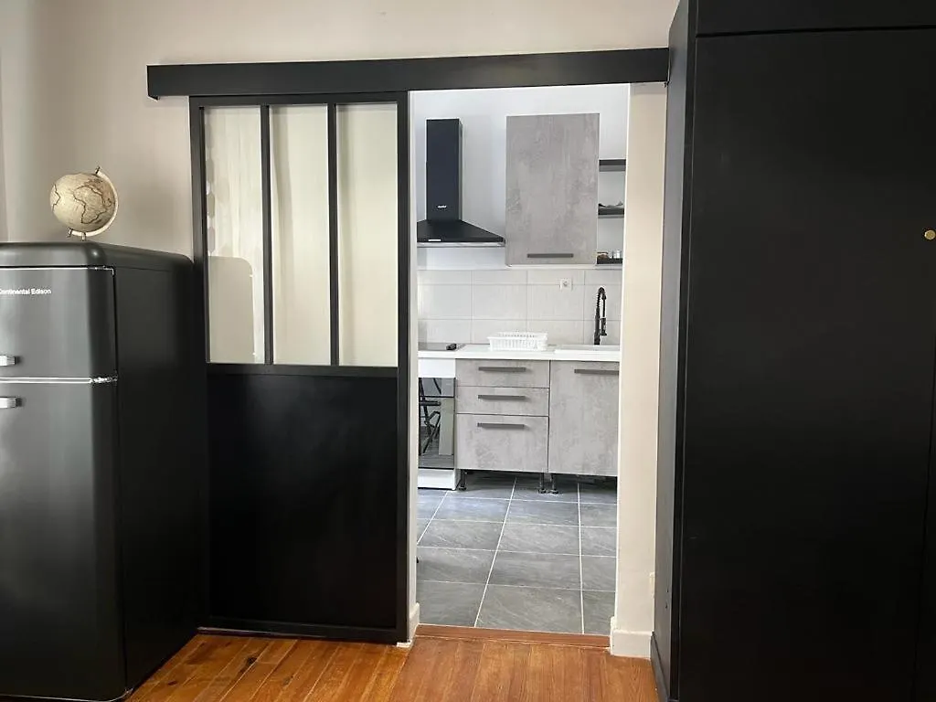 Totem Apartment Lyon 0*,